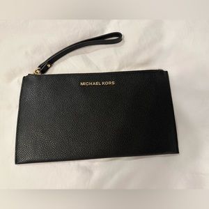 Michael Kors | Black Wristlet